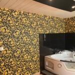 Versace Tapete im Badzimmer Versace Tapete im Badzimmer